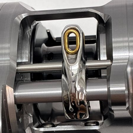 SHIMANO シマノ ベイトリール 26カルカッタコンクエスト DC200HG 048738