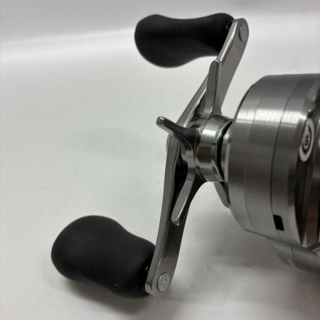 SHIMANO シマノ ベイトリール 26カルカッタコンクエスト DC200HG 048738
