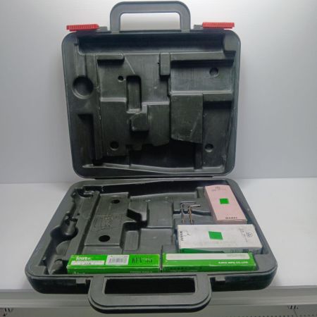 MAX マックス エアツール エア釘打ち MAX TA-255/F55M0 レッド 程度C ケース付 TA-255/F55M0 レッド