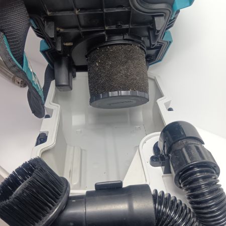 MAKITA マキタ  集塵機　充電池1個付 コードレス式 18v 174525 キズ・ヨゴレ有 VC750D ブルー