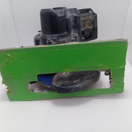 MAKITA マキタ  丸のこ 本体のみ HS631D ブラック