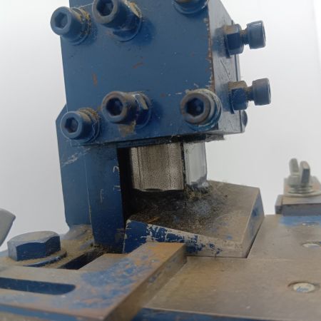 隅切機 鉄板用工具 L90型