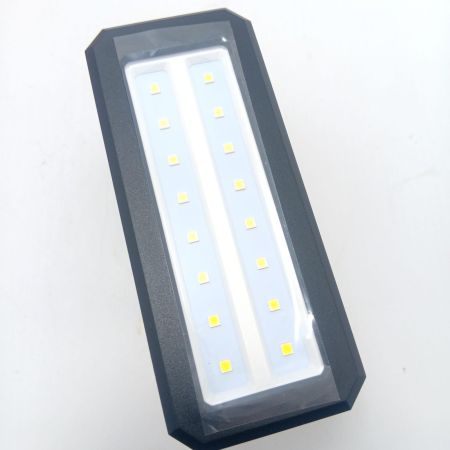 Milwaukee ライト M12 PAL レッド