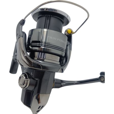 SHIMANO シマノ 24ツインパワー 4000XG 美品 程度A 箱付 046871