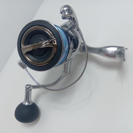 SHIMANO シマノ  スピニングリール 　23ストラディック C5000XG 程度A ハンドルカタカタします 045911