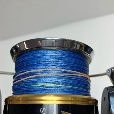 SHIMANO シマノ スピニングリール 20ステラSW 18000HG ※ハンドルが右軸のネジになっています。みだり側にするには付け替えが必要です。 04080