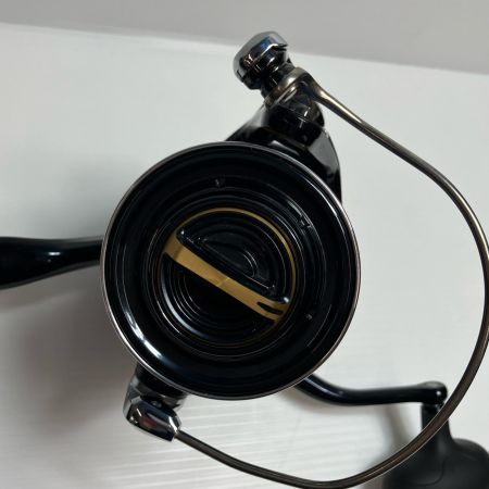 SHIMANO シマノ スピニングリール 20ステラSW 18000HG ※ハンドルが右軸のネジになっています。みだり側にするには付け替えが必要です。 04080