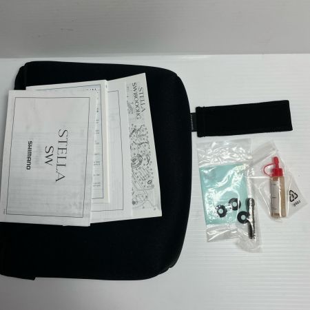 SHIMANO シマノ スピニングリール 20ステラSW 18000HG ※ハンドルが右軸のネジになっています。みだり側にするには付け替えが必要です。 04080