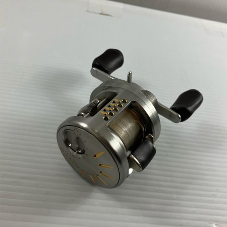 σσ SHIMANO シマノ ベイトリール 04カルカッタコンクエスト 100DC 01865