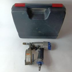 MAKITA マキタ ポケットエア釘打ち AN302P グレー ケース付 常圧 Cランク