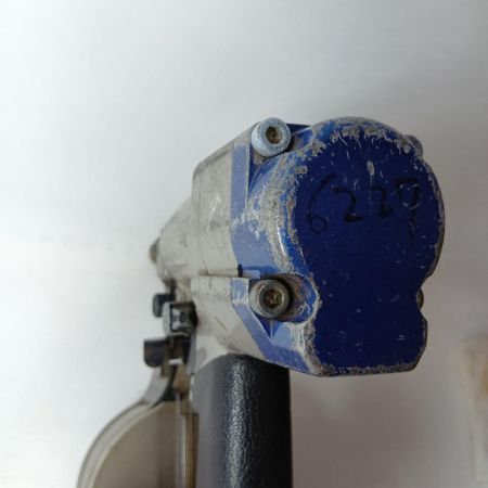 MAKITA マキタ ポケットエア釘打ち AN302P グレー ケース付 常圧