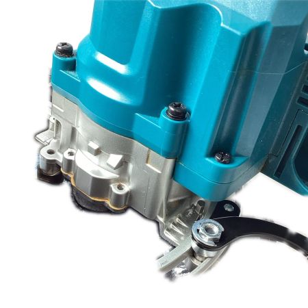 MAKITA マキタ 丸のこ コードレス式 165mm 18v HS631D ブルー 本体のみ