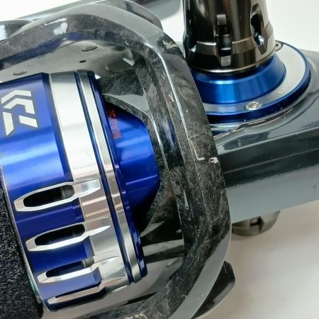 DAIWA ダイワ スピニングリール 15ソルティガ 4000H 059553 リールポーチ付き