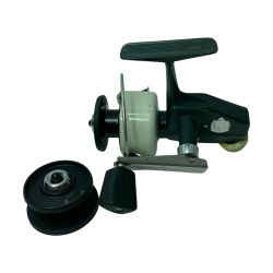 Abu Garcia アブガルシア スピニングリール カーディナル44 替スプール付 Cランク