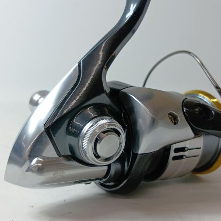 SHIMANO シマノ スピニングリール 12ヴァンキッシュ C2000HGS 02843