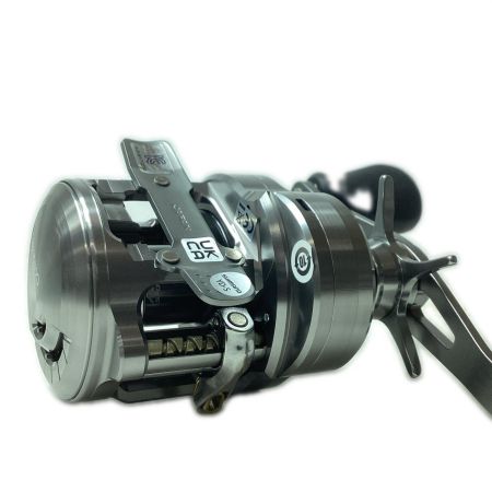 SHIMANO シマノ ベイトリール 26カルカッタコンクエスト DC200XG 048752 箱・リールポーチ付