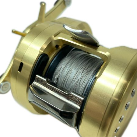 SHIMANO シマノ ベイトリール 23カルカッタコンクエストMD 300XG 045928 箱・リールポーチ付