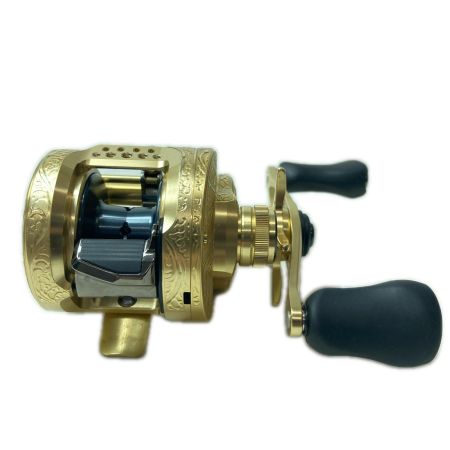 SHIMANO シマノ ベイトリール 22カルカッタコンクエスト 200XGA  044402 箱・リールポーチ付