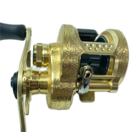 SHIMANO シマノ ベイトリール 22カルカッタコンクエスト 200XGA  044402 箱・リールポーチ付