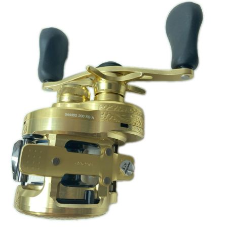SHIMANO シマノ ベイトリール 22カルカッタコンクエスト 200XGA  044402 箱・リールポーチ付