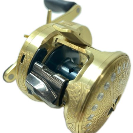 SHIMANO シマノ ベイトリール 22カルカッタコンクエスト 200XGA  044402 箱・リールポーチ付
