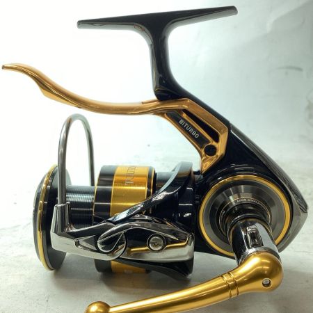 DAIWA ダイワ 磯用スピニングリール 22トーナメントISO 3000XH-LBD 084256 箱・ポーチ付