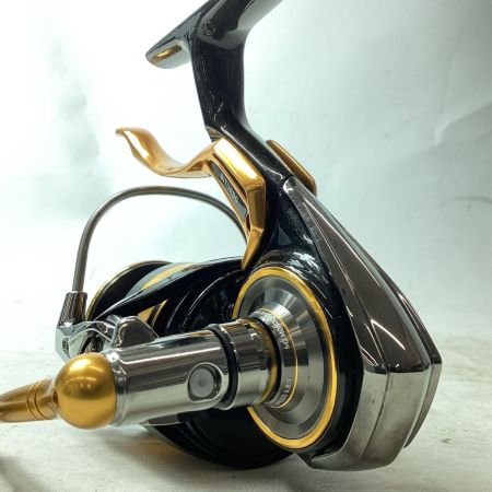 DAIWA ダイワ 磯用スピニングリール 22トーナメントISO 3000XH-LBD 084256 箱・ポーチ付