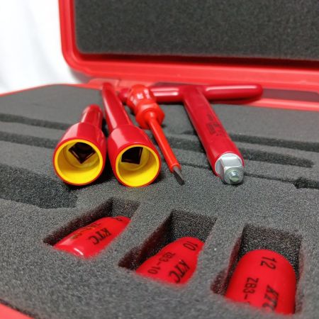 KTC ケーティーシー 絶縁工具セットA ZTB311A レッドケース付 不明 ケースダメージ有 ZTB311A レッド
