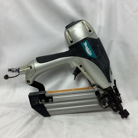 MAKITA マキタ ブラッド釘打 ケース付 常圧 AF634S ライトグレー