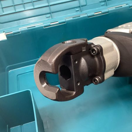 MAKITA マキタ 電動ハンマ 100v HM0830 ブルー