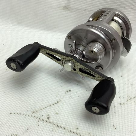 SHIMANO シマノ ベイトリール 10カルカッタコンクエスト 02280