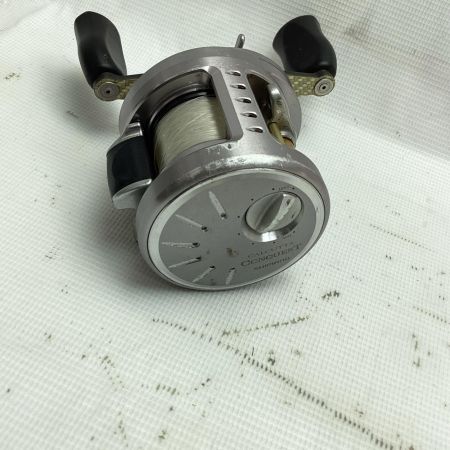 SHIMANO シマノ ベイトリール 10カルカッタコンクエスト 02280