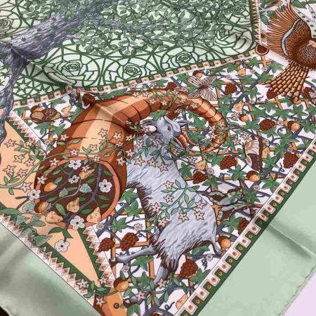  HERMES エルメス スカーフ シルク 世界の中心軸 カレ90 グリーン系 黄緑